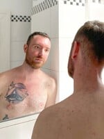 Pózoval som Jurajovi, ktorý maľuje nahých mužov, aby našli sebalásku (Reportáž)