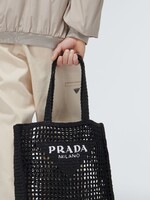 Prada potvrdila odkúpenie ikonickej značky Versace. Hodnota transakcie dosiahla viac ako miliardu eur