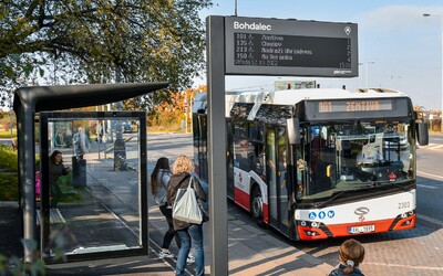 Praha chce být čitelná. Zastávky budou víc vidět, nádraží dostanou nový navigační systém