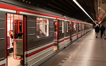 Praha na víkend zavírá důležité stanice metra. Podívej se, o které se jedná