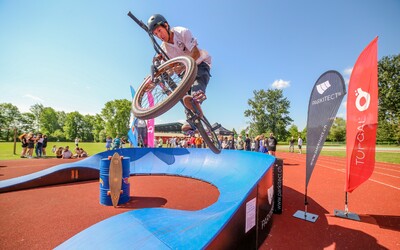 Praha přivítá top jezdce na freestyle koloběžkách a BMX. Pumptrackovou dráhu si budeš moct vyzkoušet i ty