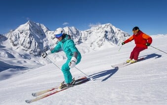Praktický sprievodca výberom zjazdových lyží: ako si vybrať tie pravé 