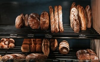 Prášok z múčnych červov sa môže pridávať do mnohých tradičných potravín. Jeho použitie je však prísne regulované