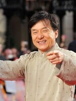 Pravda o Jackiem Chanovi: „Je to šovinistické prasa,“ povedala oscarová Michelle Yeoh. Jeho homosexuálna dcéra bola bezdomovkyňa