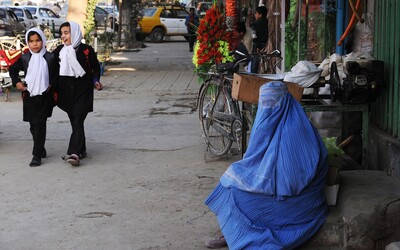 Právo šaría podle Tálibánu ženám umožní chodit do práce a studovat. Afghánky jim ale nevěří