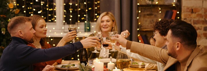 Prázdná peněženka, blížící se zkoušky a hádky. Jsou pro tebe Vánoce náročné? Tady jsou tipy, jak je zvládnout