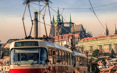 Prázdniny jsou tady a Prahu čekají výluky. Podívej se, kudy tramvaje nepojedou