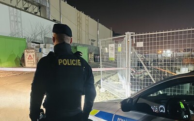 Pražští policisté zastřelili muže, který je ohrožoval sekerou