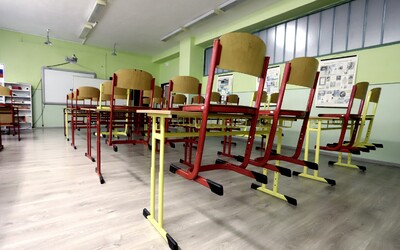 Pre chrípku už na Slovensku zatvorili viac ako 300 škôl, situácia sa bude zhoršovať. Počty chorých narástli aj o takmer 300 %