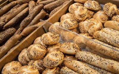 Pre vojnu na Ukrajine bude drahší chlieb a pečivo, varujú pekári. Výrazne im stúpajú náklady