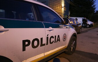 Pred rodinným domom na Záhorí našli mŕtveho vojaka. Nechal list na rozlúčku