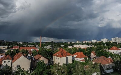 Předpověď počasí: Česko čekají bouřky, ale i teploty nad 25 stupňů. Kdy se ochladí?