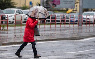Předpověď počasí: Teploty v Česku se budou brzy znovu blížit 30 stupňům. Kdy přestane pršet?