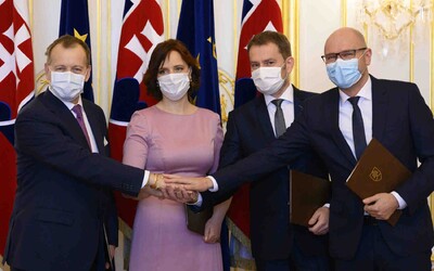 Predsedovia strán podpísali koaličnú zmluvu, Andrej Kiska sa slávnostnej ceremónie nezúčastnil
