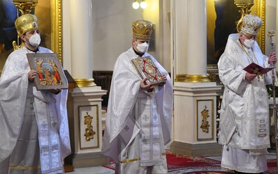 Prešovský arcibiskup chytil koronavírus pri návšteve pápeža. Je očkovaný a má iba mierne príznaky