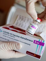 Preventívne pozastavenie očkovania vakcínou AstraZeneca už ohlásilo aj Írsko