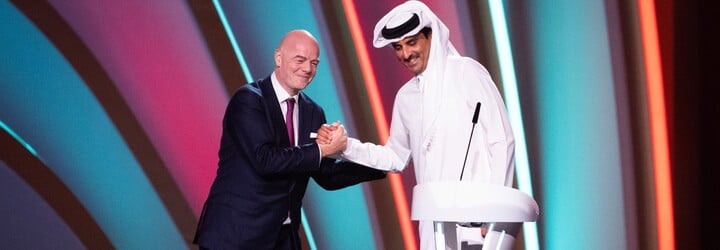 Prezident FIFA Gianni Infantino tvrdí, že robotníci v Katare sú na svoju prácu hrdí. V skutočnosti ich tam doposiaľ zomrelo 6 500