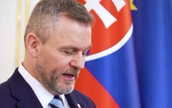 Prezident Pellegrini reagoval na študenta, ktorý mu odmietol podať ruku. Tvrdí, že jeho vychovali inak