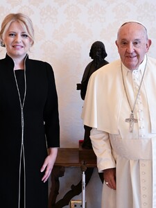 Prezidentka sa stretla s pápežom Františkom. Toto hlava katolíkov odkazuje všetkým Slovákom po atentáte na premiéra