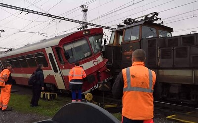 Pri Košiciach sa zrazil osobný vlak so zálohou, ZSSK reaguje: „Je to v keli, oba vlaky sú naše“