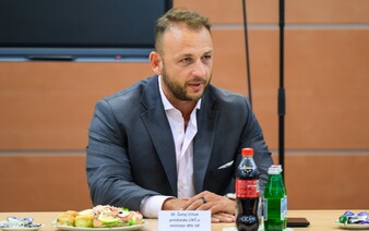 Pri likvidácii nakazeného dobytka môžu pomôcť aj väzni. Krízový štáb prijal opatrenia na zastavenie nákazy