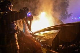 Při nočním útoku na Kyjev zemřeli dva lidé, nejméně šest bylo zraněno. Rakety zasáhly i porodnici