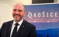 Primátor Košíc zarábal 6 700 €, tak mu poslanci chceli plat znížiť. Namiesto toho dostal o stovky eur viac ako v minulom roku