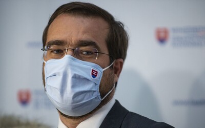 Prípadné následky vakcíny odškodní štát, tvrdí minister Krajčí