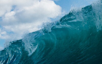 Připomeň si příběh dívky, která zachránila sto lidí před tsunami. Poučit se z něj můžeme i dnes