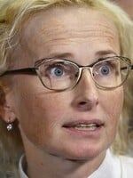 Propadli Motoristé, SPD i SPOLU. Konsent před volbami oznámkoval strany za přístup k právům žen