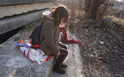 Prostitútka Monika šľape pri Slovnafte: Znásilnili ju, takmer zabili, ale prestať nechce, aby si mohla pichať heroín (Rozhovor)