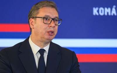 Protesty v Novom Sade prerástli do násilia: Polícia použila slzotvorný plyn a omračujúce granáty