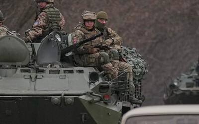 Průzkum: Měla by Ukrajina vstoupit do NATO nebo EU? Polovina Čechů je pro