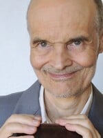 Psychiatr Karel Nešpor: Sesbíral jsem nebo vytvořil 239 typů smíchu. Nejúčinnější je ten Lišácký (Rozhovor)