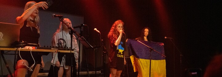 Pussy Riot odmítly vystoupit na jednom pódiu s ruskou operní pěvkyní, která podporuje Putina