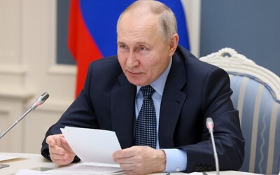 Putin má tím cenzorov, ktorí ho chránia pred výrazmi ako „plešatý trpaslík“ či „Putler“. Z Moskvy unikli citlivé informácie
