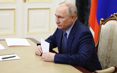 Putin odmieta účasť v predvolebných debatách. Tvrdí, že na to nemá čas a ani primeraného konkurenta