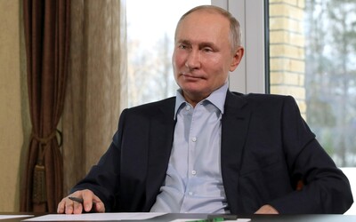 Putin vyťahuje na voličov overený trik. Každému dôchodcovi vyplatí po 135 eur, ešte viac chce dať vojakom