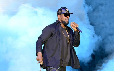 R. Kelly čelí dalšímu obvinění ze sexuálního zneužití. Obvinil jej muž, kterému v té době bylo jen 17 let