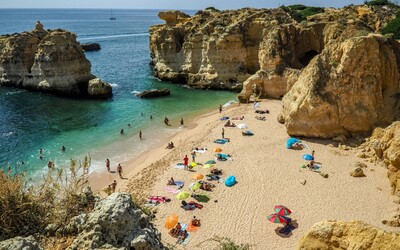 REBRÍČEK: Dovolenka v portugalskom Algarve sa turistom oplatí. Nízkymi cenami pokorila aj Bulharsko