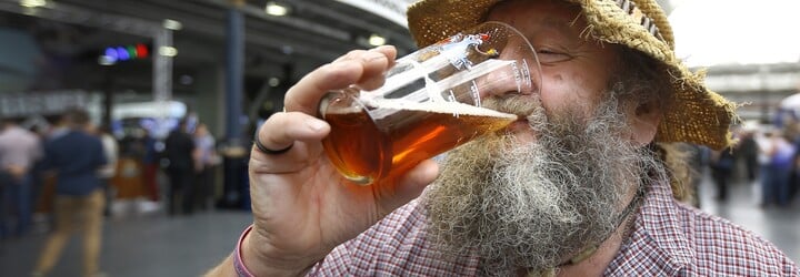 REBRÍČEK: Turisti si vybrali najhorší český alkohol. Legendárny nápoj obstál najhoršie