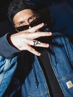 REFRESHNI SI PLAYLIST: Gleb a Samey vydali letný banger, Jorja Smith má nový hit a Separ s Patrikom Rivierom otvorili súkromie