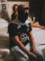 REFRESHNI SI PLAYLIST: Luca Brassi10x rapuje v horách na ratraku a Carti vydáva prvý videoklip z nového albumu