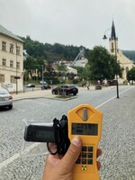 Radek meria rádioaktivitu v Česku i na Slovensku: mnohí ľudia majú rádioaktívne predmety doma a ani o tom netušia (Rozhovor)