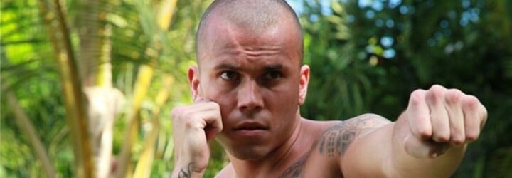 Raper Leo Beránek z Hotelu Paradise je po 7 rokoch na slobode. Jeho prvé kroky z väzenia viedli k barberovi