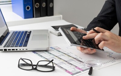 Rast minimálnej mzdy prináša vyššie náklady pre gastro, hotelierstvo a pekárne: Ako sa zmenia ceny služieb?