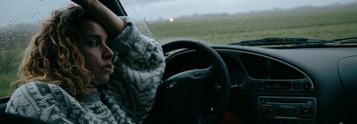 Realita českých autoškol: „Klidně si odložte víc, slečno, uděláme si to hezký,“ slýchají ženy