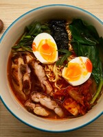 Recept na ramen: uvař si doma kapku Asie v podobě hutného vývaru s nudlemi