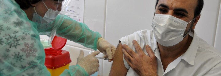 Registrace k očkování proti koronaviru pro osoby starší 30 let začíná už dnes. Toto je návod, jak na to