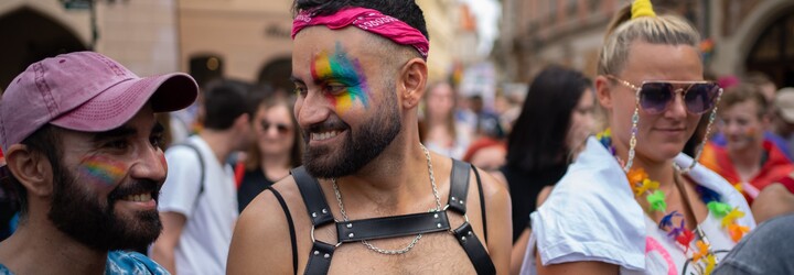 Report z Prague Pride: Jak vypadaly nejlepší outfity a co vzkázala gen Z budoucím generacím?